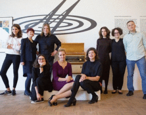 Het team van Moscow Design Museum (Svetlana Chirkova zit gehurkt links) / © Moscow Design Museum